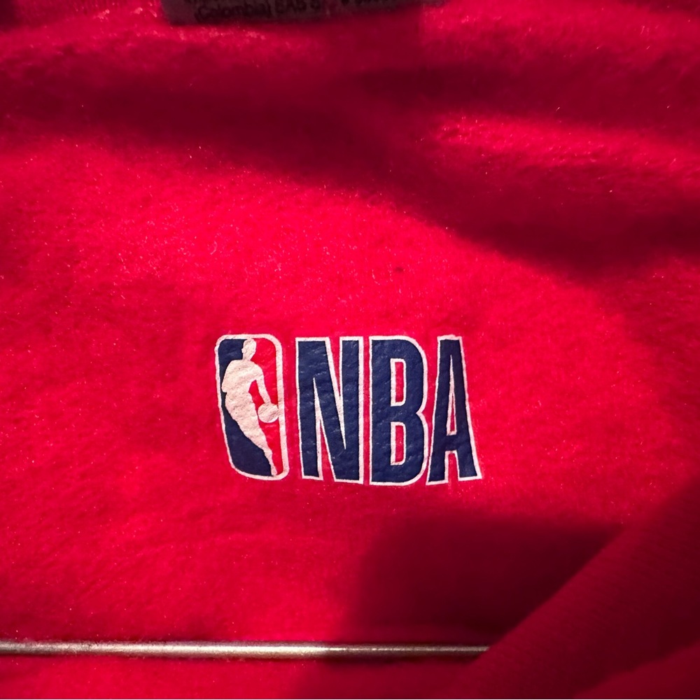 Men’s Chicago Bulls Red Hoodie Size Large NWOT - Picture 3 of 9
